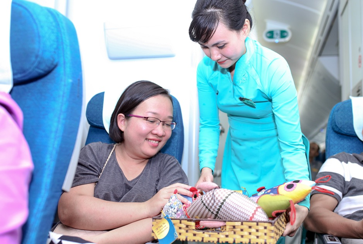 Vietnam Airlines đón trung thu với Chuyến bay yêu thương - Ảnh 1.