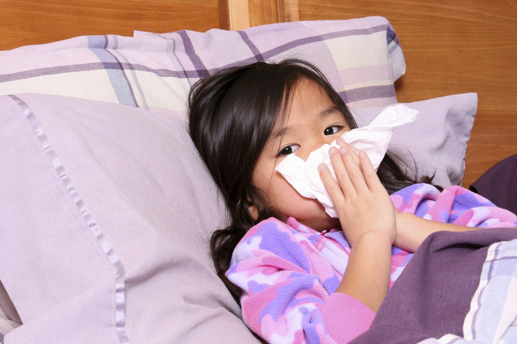 Độ ẩm môi trường cao, trẻ dễ mắc các bệnh về đường hô hấp - Ảnh 1.