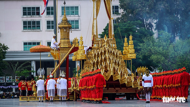 Những hình ảnh ấn tượng trong lễ hỏa táng vua Thái Lan - Ảnh 24.