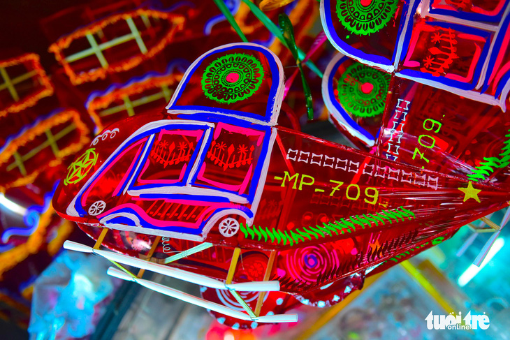 Xóm lồng đèn hơn nửa thế kỷ ở Sài Gòn hối hả mùa Trung thu - Ảnh 14.