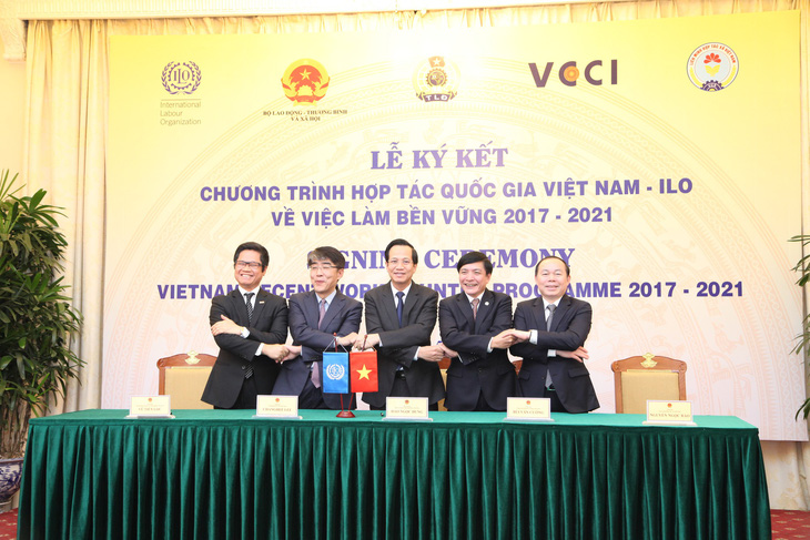 Ký kết Chương trình hợp tác quốc gia về việc làm bền vững. - Ảnh 1.