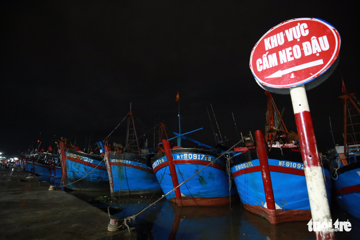 Làng biển Phan Rang không ngủ trước bão lớn - Ảnh 3.