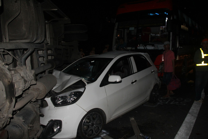 Tai nạn liên tiếp trên cao tốc TP.HCM - Trung Lương, 1 người chết - Ảnh 1.