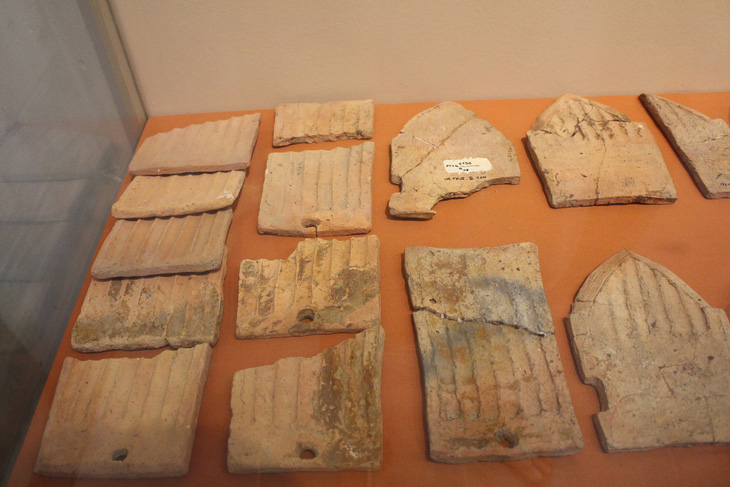 Trưng bày cổ vật văn hóa Óc Eo ở bảo tàng Chăm phục vụ APEC - Ảnh 2.