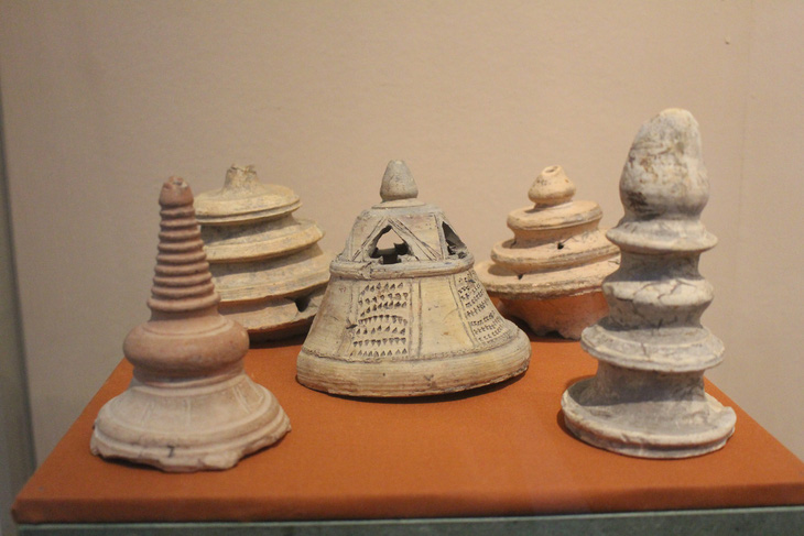 Trưng bày cổ vật văn hóa Óc Eo ở bảo tàng Chăm phục vụ APEC - Ảnh 7.