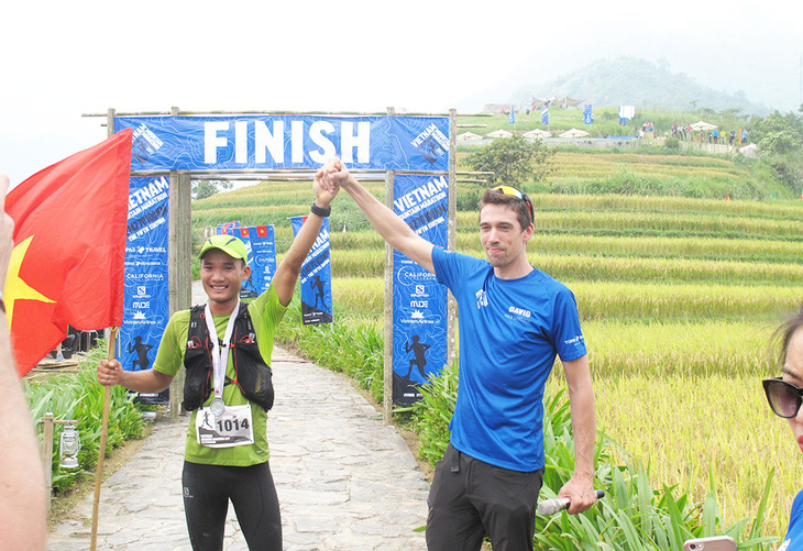 Người Việt đầu tiên vô địch cuộc thi marathon 100km ở Sa Pa - Ảnh 4.