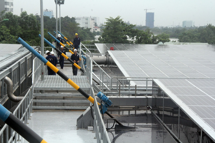 Vận hành nhà máy xử lý nước thải sử dụng năng lượng mặt trời đầu tiên ở TP.HCM - Ảnh 3.