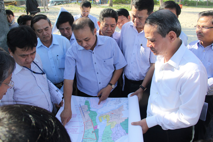 Bí thư Đà Nẵng Trương Quang Nghĩa thị sát điểm nóng ô nhiễm - Ảnh 1.