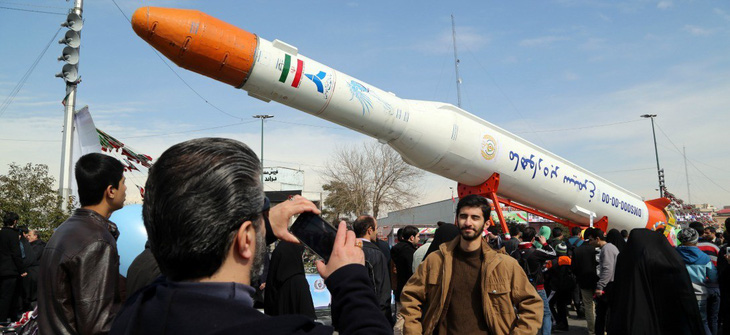 Iran tuyên bố tiếp tục sản xuất tên lửa - Ảnh 1.