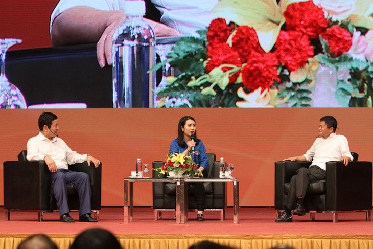 Một người lạy Jack Ma, đừng chê thanh niên Việt liếm giày tỉ phú - Ảnh 1.