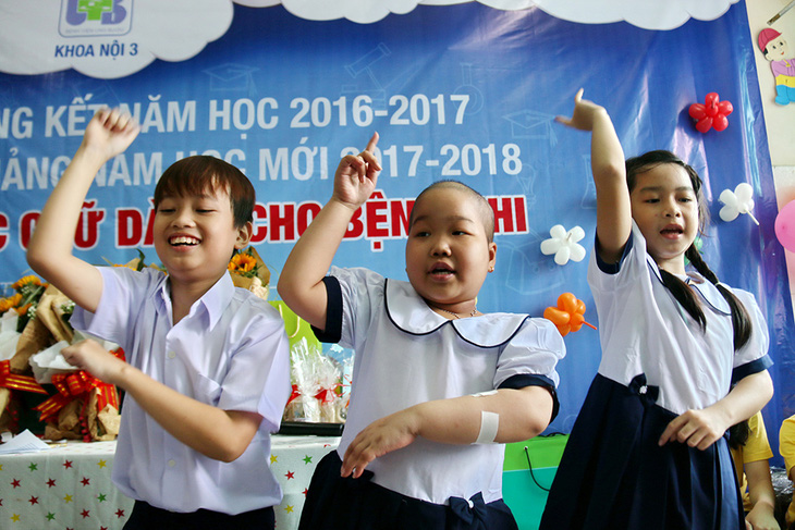 Em chỉ ước được về lớp học ở quê - Ảnh 4.