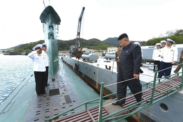 Tình báo Mỹ phát hiện Triều Tiên đóng tàu ngầm mới - Ảnh 2.