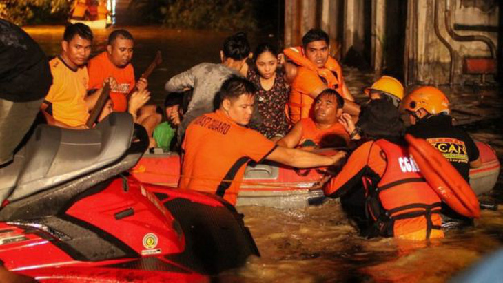 Hơn 133 người chết do bão Tembin ở Philippines - Ảnh 1.