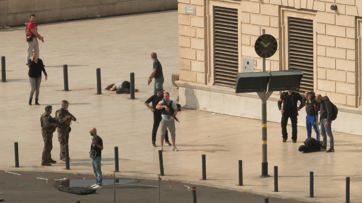 IS tuyên bố nhận trách nhiệm tấn công tại Marseille - Ảnh 1.