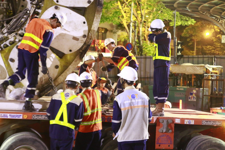 Di chuyển robot TBM để khoan hầm metro phía tây - Ảnh 5.