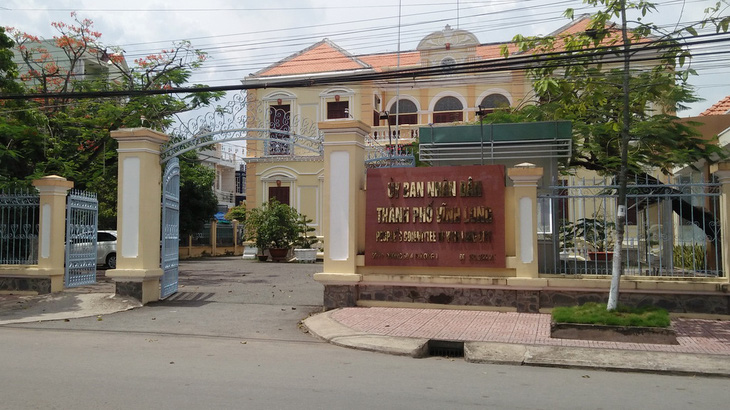 Công chức phường xã Vĩnh Long bị nợ lương hàng tỉ đồng - Ảnh 1.