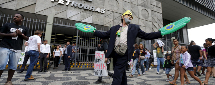 Đầy rẫy quan chức dính ổ tham nhũng tập đoàn dầu khí Petrobras - Ảnh 1.