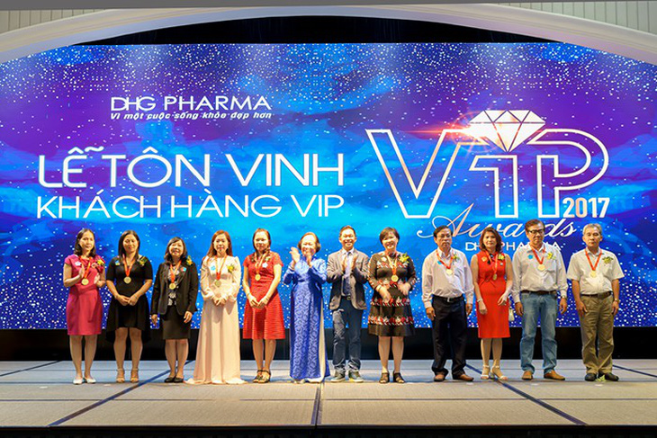 Dược Hậu Giang tổ chức Lễ tôn vinh khách hàng VIP 2017 - Ảnh 1.