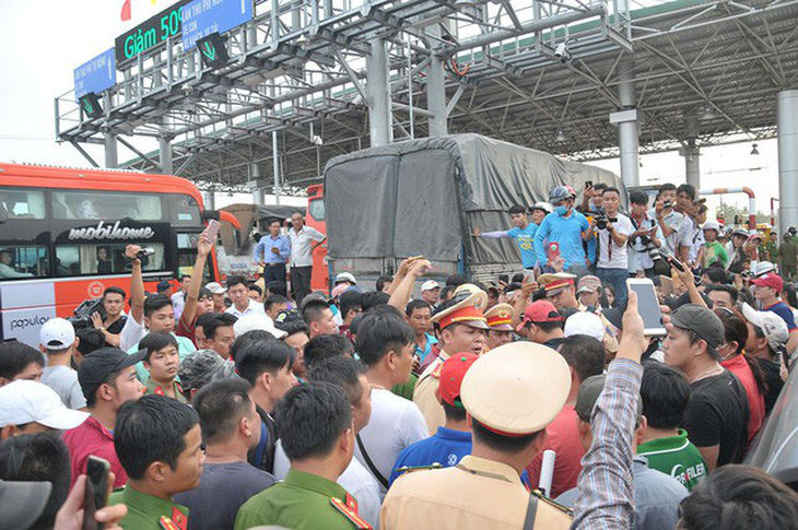 Giằng co tại trạm, BOT Cai Lậy xả trạm lần hai trong ngày - Ảnh 7.