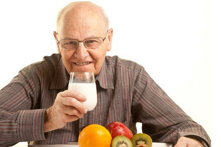 Ăn uống và dinh dưỡng ở người cao tuổi - Ảnh 1.
