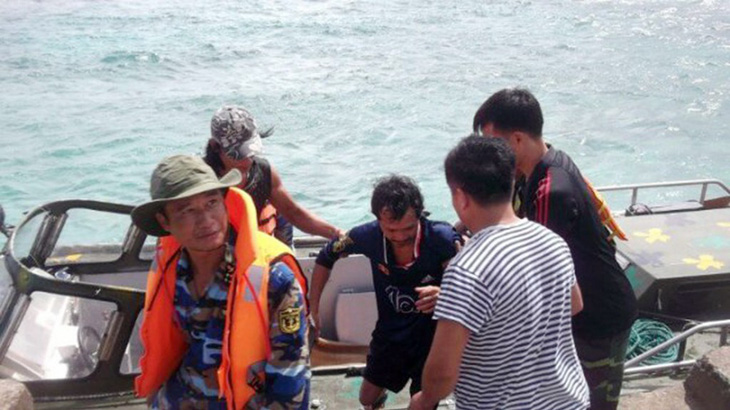 Đảo Phan Vinh, Trường Sa, cấp cứu ngư dân bị tàu lạ bắn