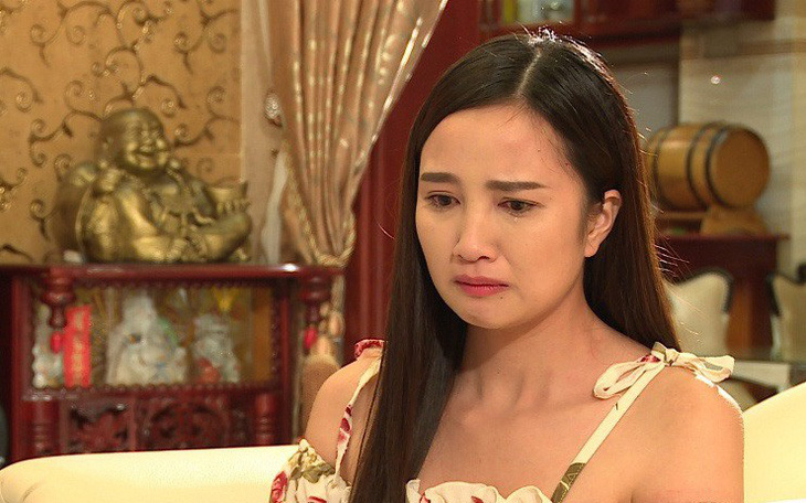 Thủy Phạm 'tố' bị Quốc Thái bạo hành trong phim mới