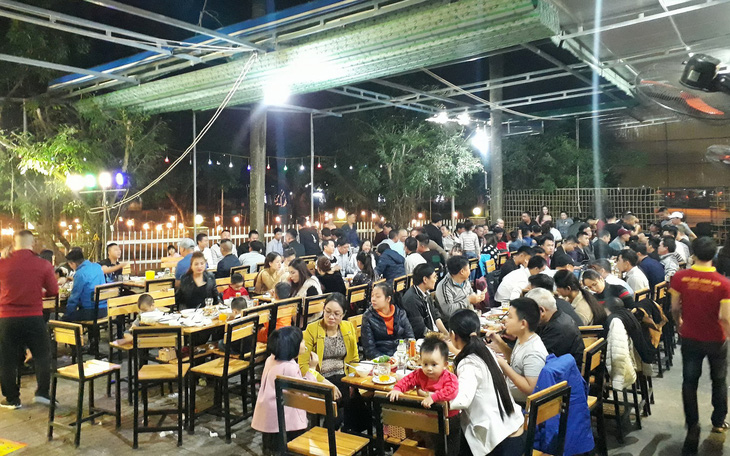 Doanh nghiệp ‘xẻ thịt’ công viên trung tâm thành phố Vinh