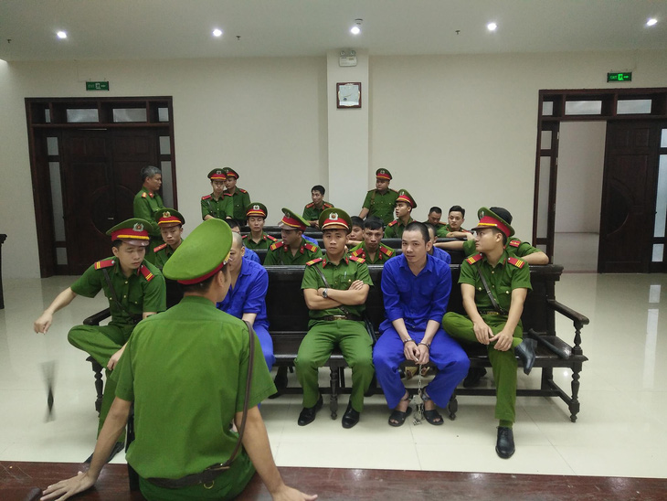 Hoãn phúc thẩm vụ ma túy của tử tù trốn trại Nguyễn Văn Tình - Ảnh 1.