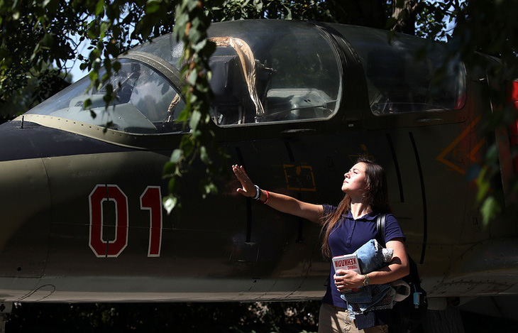 Các cô gái Nga đua nhau học làm phi công chiến đấu - Ảnh 3.
