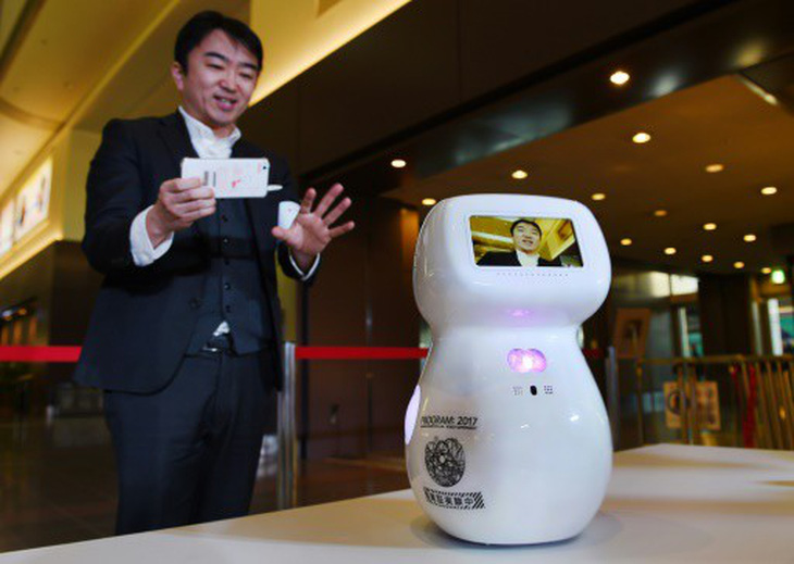 Sân bay Tokyo sẽ ‘la liệt’ robot phục vụ trong Olympic 2020 - Ảnh 1.