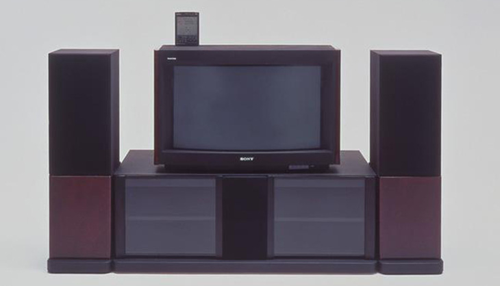 Tivi Sony Trinitron 1990, phim Fujicolor đi vào bảo tàng - Ảnh 1.