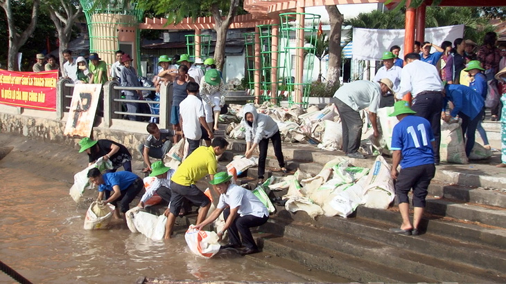 Đồng Tháp thả hơn 1 triệu con cá ra tự nhiên - Ảnh 2.