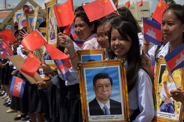Thủ tướng Campuchia sang Trung Quốc tìm viện trợ - Ảnh 2.
