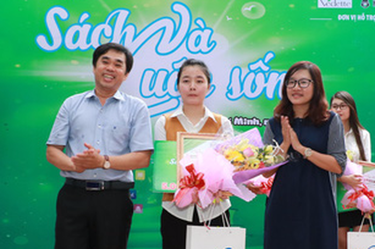 Vượt qua sóng gió tuổi trẻ nhờ những trang sách - Ảnh 2.