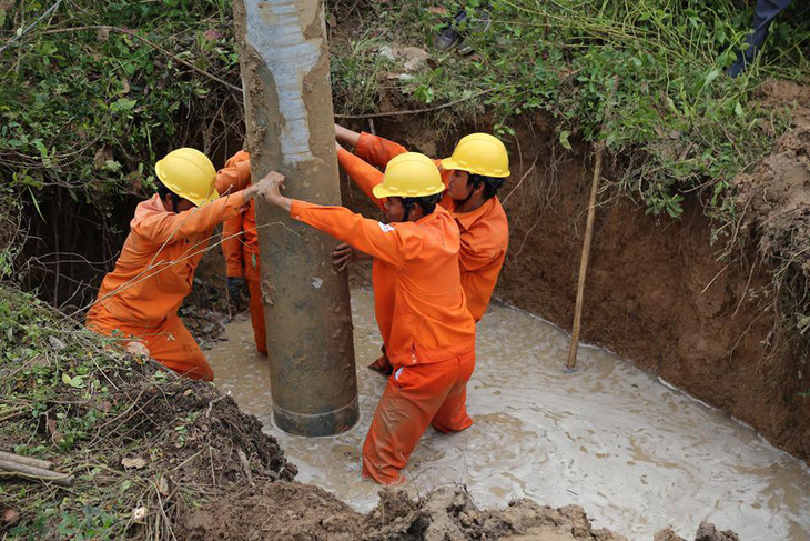 EVN: Tiền điện tăng do sử dụng nhiều và do điều chỉnh giá - Ảnh 1.