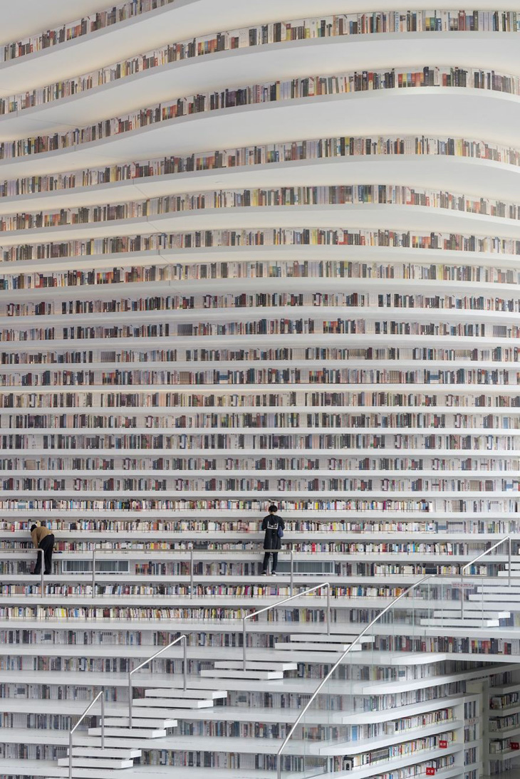 Ngắm thư viện độc đáo lưu giữ 1,2 triệu cuốn sách - Ảnh 6.