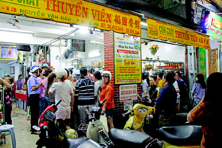 Thực phẩm chay trong mùa cháy hàng - Ảnh 1.