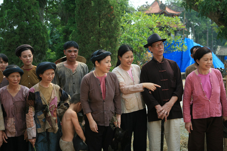 Thương nhớ ở ai: thương lắm, ông bà cha mẹ mình đã sống... - Ảnh 9.