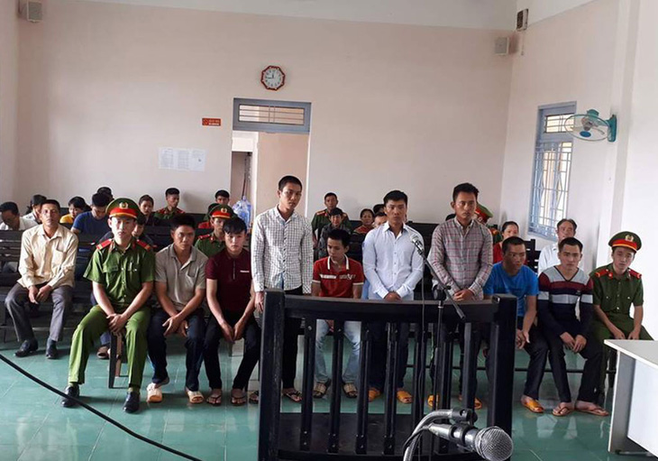 Tuyên phạt nhóm 8 bảo vệ Công ty Long Sơn tổng cộng 44 năm tù - Ảnh 1.