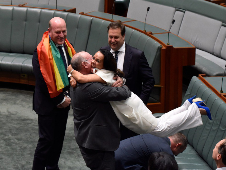 Úc chính thức thừa nhận hôn nhân đồng giới - Ảnh 1.