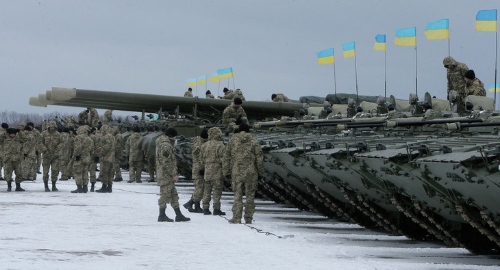 Ukraine hủy hiệp định cung cấp vũ khí và kỹ thuật quân sự với Nga - Ảnh 1.