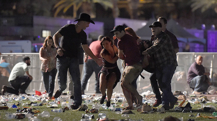 Nổ súng tại Las Vegas, ít nhất 20 người chết - Ảnh 2.