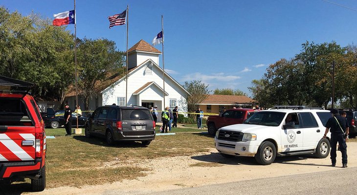 Xả súng trong nhà thờ ở Texas, khoảng 25 người thiệt mạng - Ảnh 2.