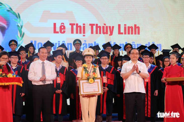 Hai bóng hồng thủ khoa kép đại học năm 2018 - Ảnh 5.