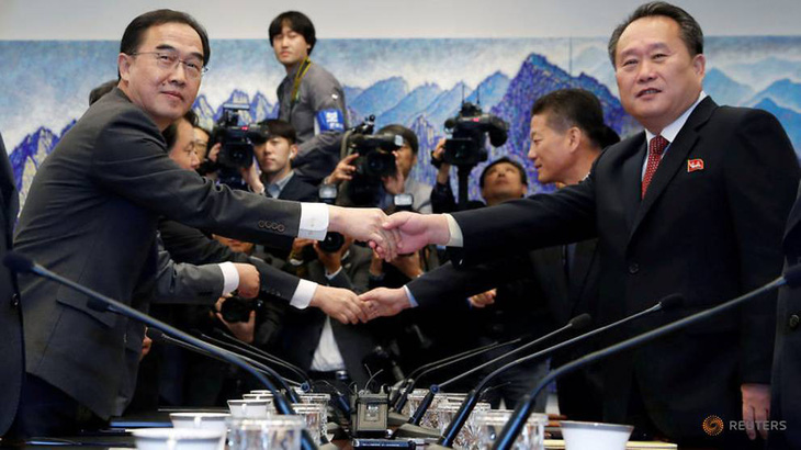 Hàn Quốc, Triều Tiên đồng ý nối lại đường sắt và đường bộ - Ảnh 1.