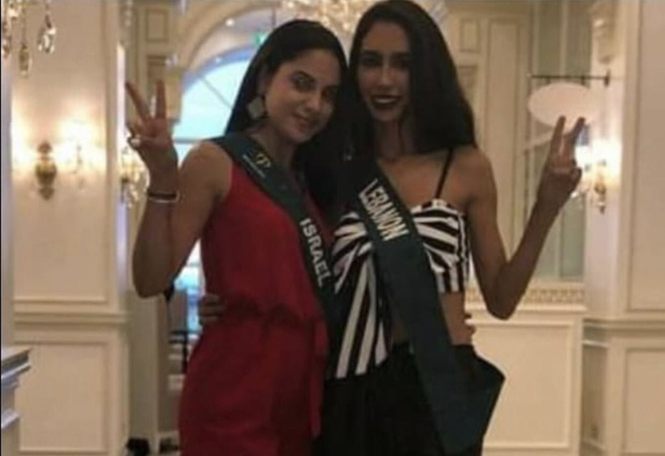 Hoa hậu Trái đất Lebanon bị tước vương miện vì chụp ảnh với hoa hậu Israel - Ảnh 1.