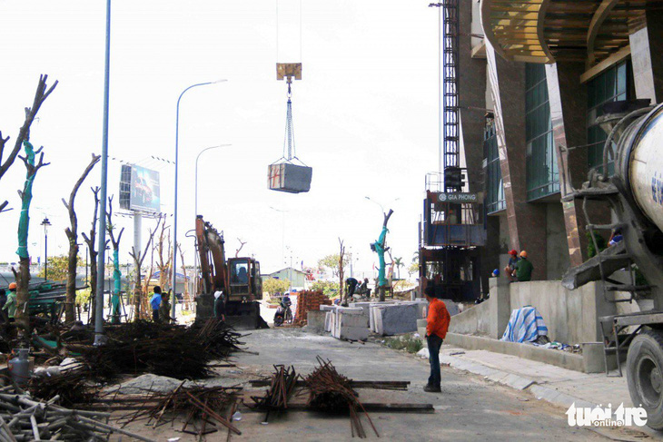 Mường Thanh Khánh Hòa cắt ngọn xong 3 tầng xây vượt - Ảnh 3.
