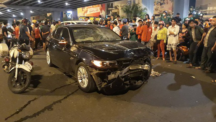 Một nạn nhân khác nguy kịch sau vụ BMW lùa xe máy dừng đèn đỏ - Ảnh 1.