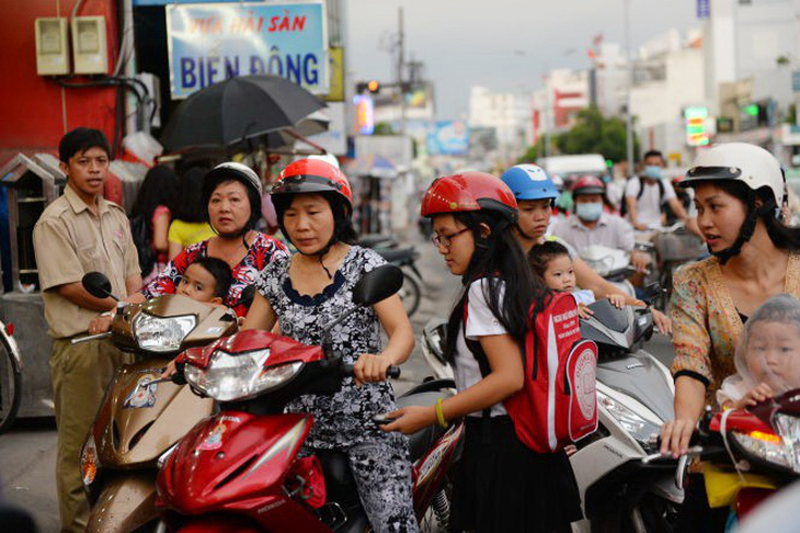 Giáo viên trung tâm ngoại ngữ chỉ cần có bằng cao đẳng - Ảnh 1.