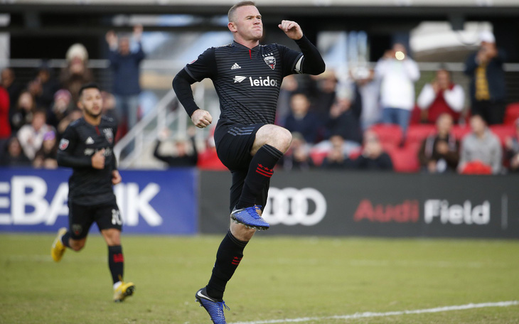 Rooney tiếp tục tỏa sáng trên đất Mỹ
